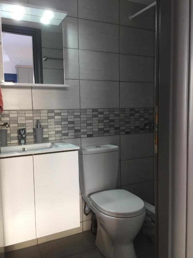 Finiki Seaside Apartment Kültér fotó